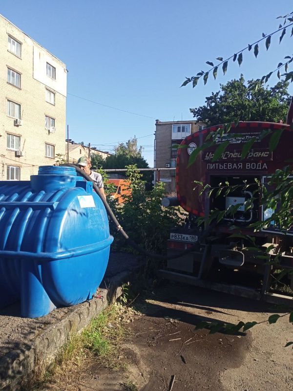 Сергей Желновач: В связи со сложной ситуацией водоснабжения на территории города Дебальцево, администрацией городского округа были установлены емкости в микрорайонах города Сергей Желновач: В связи со сложной ситуацией водоснабжения на территории города Дебальцево, администрацией городского округа были установлены емкости в микрорайонах города
