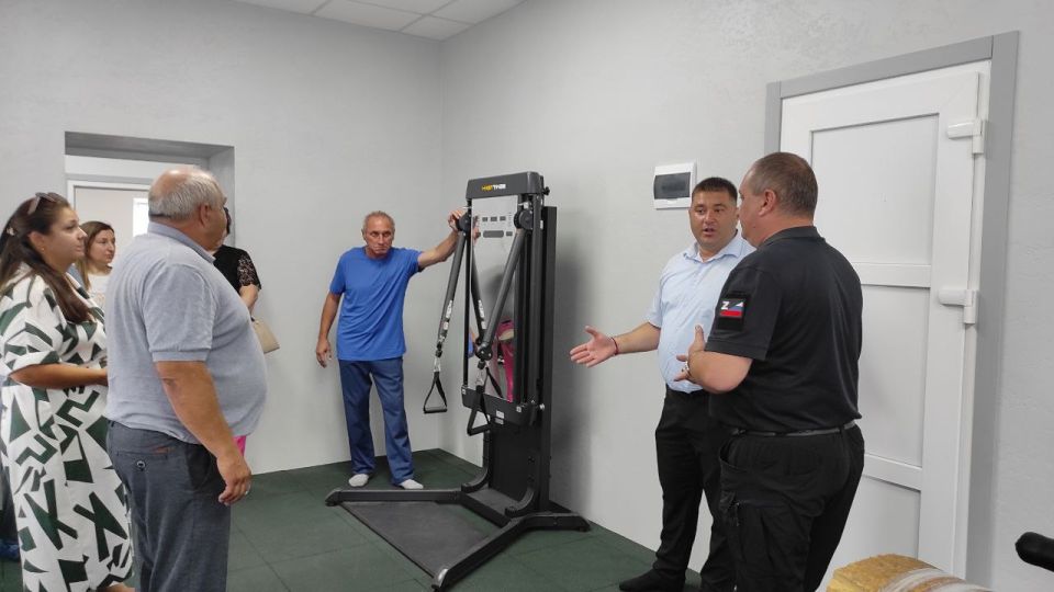 Депутат Мангушского муниципального совета, член фракции Всероссийской политической партии «Единая Россия» в Мангушском муниципальном совете Зипа Алексей Витальевич провел встречу в спортивной школе в пгт Ялта Депутат Мангушского муниципального совета, член фракции Всероссийской политической партии «Единая Россия» в Мангушском муниципальном совете Зипа Алексей Витальевич провел встречу в спортивной школе в пгт Ялта