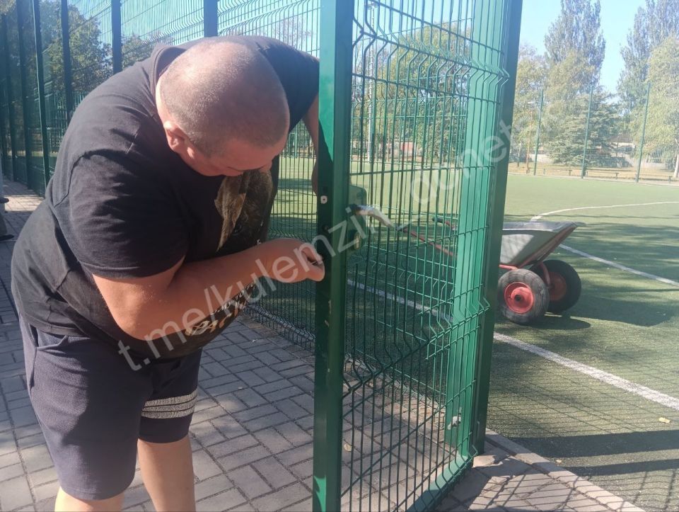 Сотрудники Дирекции парков продолжают работы по благоустройству наших любимых парковых зон! Сотрудники Дирекции парков продолжают работы по благоустройству наших любимых парковых зон!