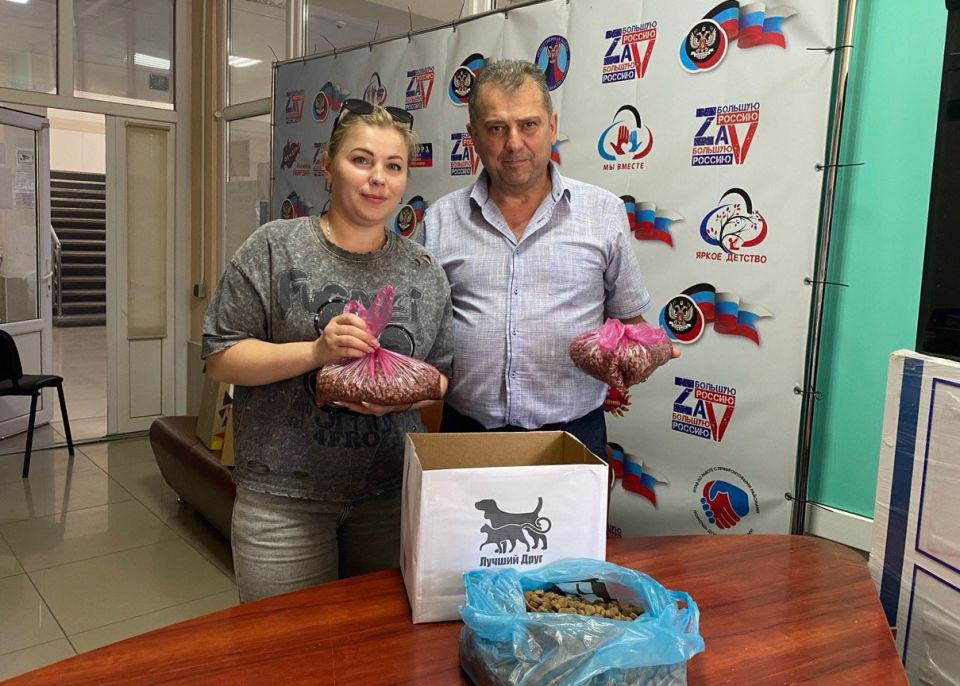 Сегодня, 15 августа провел встречу с сотрудниками МБУ ДО "ВОЛНОВАХСКАЯ СШ" АВМО и трудовым коллективом МБУ ЦФЗН "Спорт для всех" АВМО Сегодня, 15 августа провел встречу с сотрудниками МБУ ДО "ВОЛНОВАХСКАЯ СШ" АВМО и трудовым коллективом МБУ ЦФЗН "Спорт для всех" АВМО