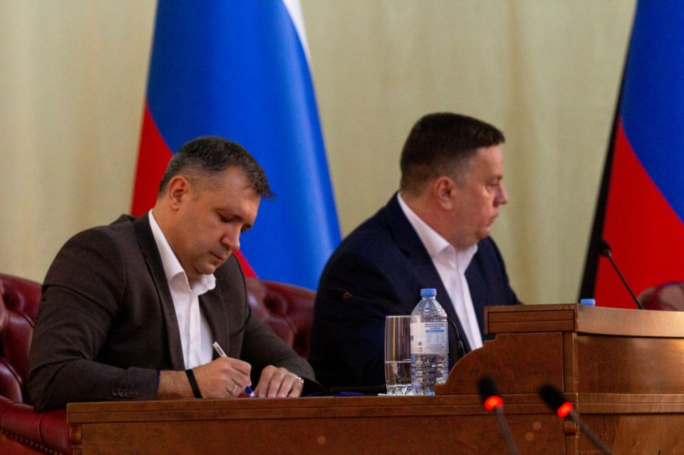 Денис Машков: Сегодня, 15 августа, состоялась встреча депутатов Народного Совета с Главой Донецкой Народной Республики Денисом Пушилиным Денис Машков: Сегодня, 15 августа, состоялась встреча депутатов Народного Совета с Главой Донецкой Народной Республики Денисом Пушилиным