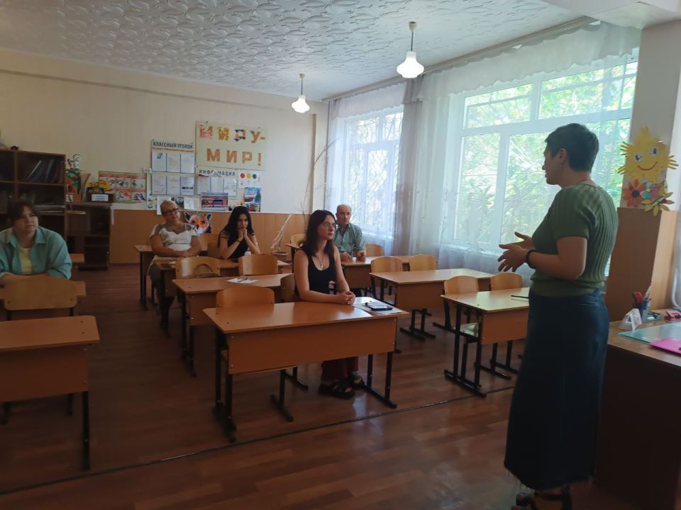Иван Адамец: Елена Строганова провела встречу с работниками образования Куйбышевского района для обсуждения актуальных вопросов Иван Адамец: Елена Строганова провела встречу с работниками образования Куйбышевского района для обсуждения актуальных вопросов