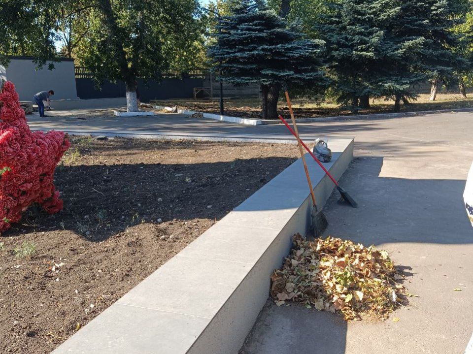 В Кировском прошел субботник В Кировском прошел субботник