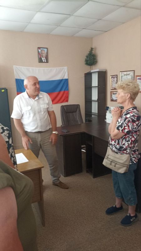 13.08.2025 года, состоялась встреча председателя Мангушского муниципального совета, член фракции Всероссийской политической партии «Единая Россия» в Мангушском муниципальном совете, координатор проекта «Старший брат» партии... 13.08.2025 года, состоялась встреча председателя Мангушского муниципального совета, член фракции Всероссийской политической партии «Единая Россия» в Мангушском муниципальном совете, координатор проекта «Старший брат» партии...