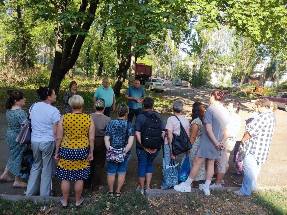Юрий Будрин: Сегодня, 15 августа 2025 года, по поручению Главы Республики Дениса Пушилина, в рамках проекта "Управдом", реализуемого Единой Россией руководитель Управы Кировского внутригородского района Администрации... Юрий Будрин: Сегодня, 15 августа 2025 года, по поручению Главы Республики Дениса Пушилина, в рамках проекта "Управдом", реализуемого Единой Россией руководитель Управы Кировского внутригородского района Администрации...