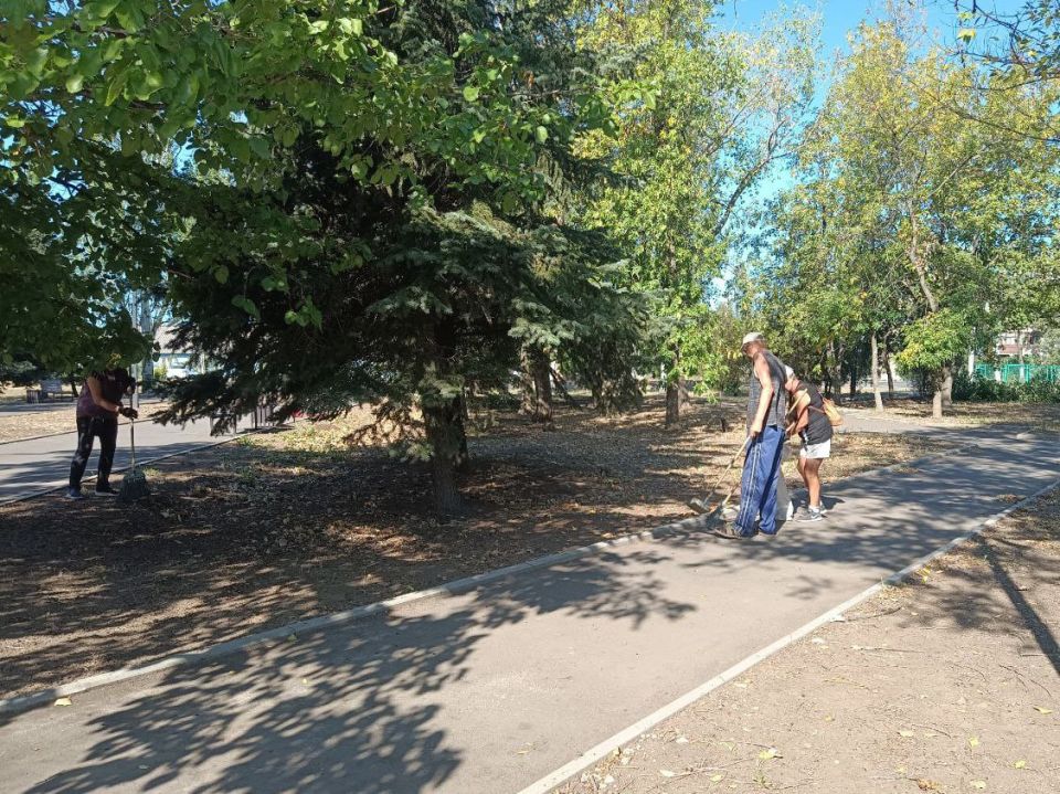В Кировском прошел субботник В Кировском прошел субботник