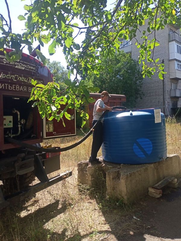 Сергей Желновач: В связи со сложной ситуацией водоснабжения на территории города Дебальцево, администрацией городского округа были установлены емкости в микрорайонах города Сергей Желновач: В связи со сложной ситуацией водоснабжения на территории города Дебальцево, администрацией городского округа были установлены емкости в микрорайонах города