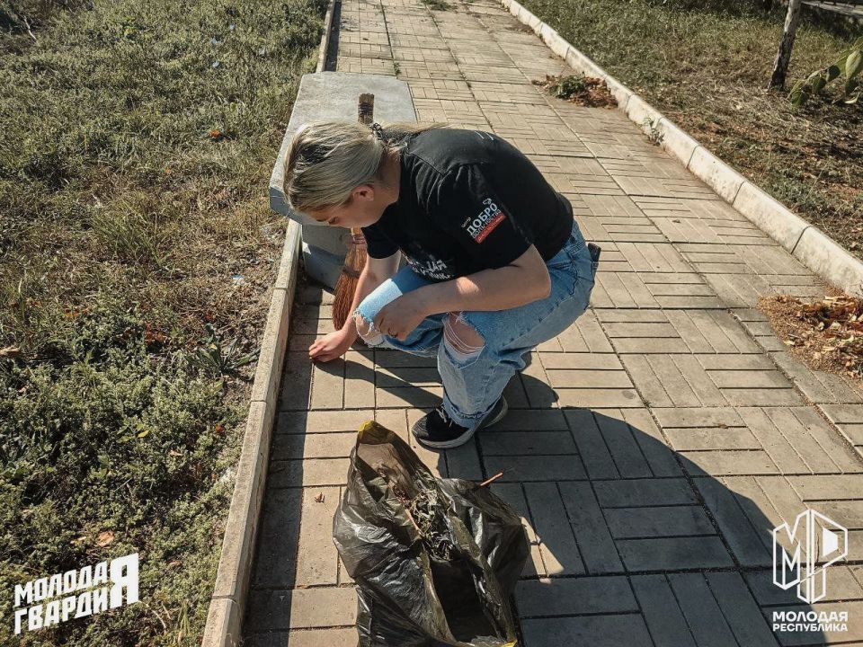 Александр Подгорный: В Советском районе провели акцию «Чистый обелиск»! Александр Подгорный: В Советском районе провели акцию «Чистый обелиск»!