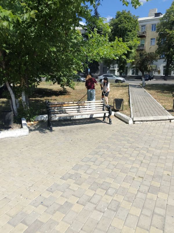 15 августа на территории городского округа Дебальцево был организован и проведен «Экологический субботник» 15 августа на территории городского округа Дебальцево был организован и проведен «Экологический субботник»
