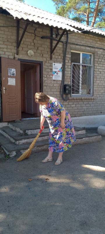 15.08.2025г. в пгт.Луганское состоялся экологический субботник, работники Луганского территориального сектора и "Вода Донбасса" выполнили работы по облагораживанию территории Луганское 15.08.2025г. в пгт.Луганское состоялся экологический субботник, работники Луганского территориального сектора и "Вода Донбасса" выполнили работы по облагораживанию территории Луганское