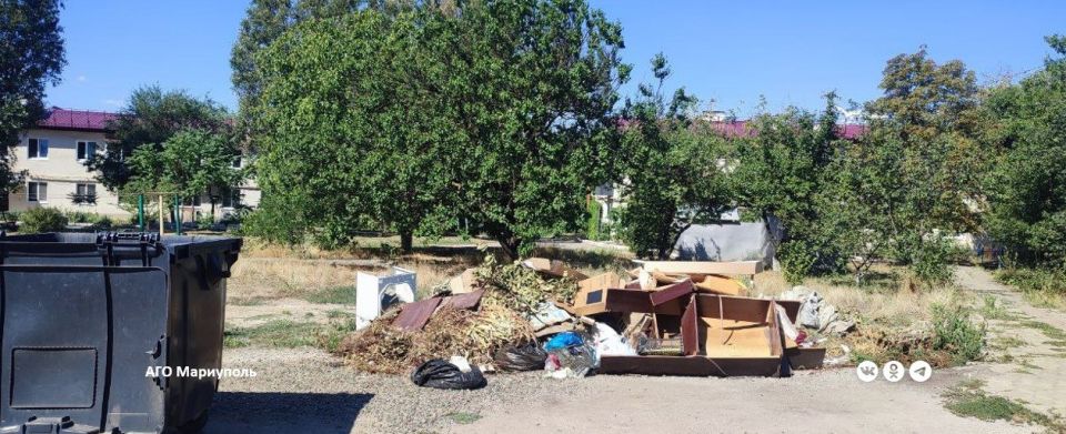 В Ильичевском районе Мариуполя коммунальщики ликвидировали две стихийные свалки В Ильичевском районе Мариуполя коммунальщики ликвидировали две стихийные свалки