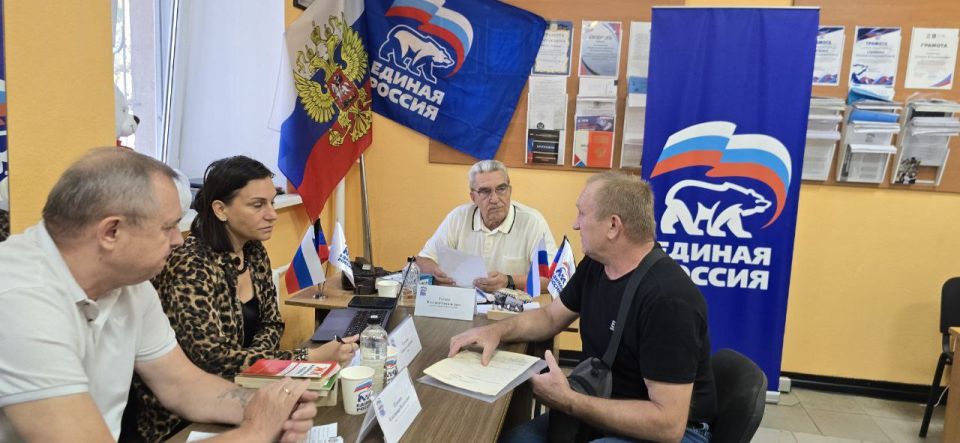 В местной общественной приемной Партии "Единая Россия " Докучаевского местного отделения прошёл прием представителей адвокатской палаты ДНР В местной общественной приемной Партии "Единая Россия " Докучаевского местного отделения прошёл прием представителей адвокатской палаты ДНР
