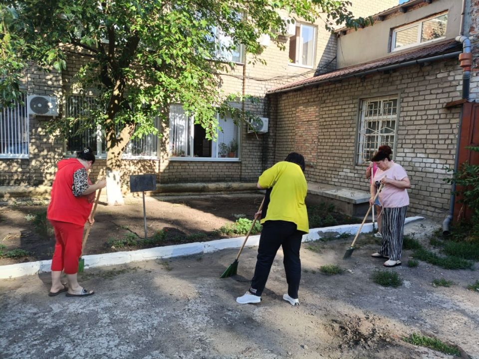 Роман Конев: Партийцы Единой России Центрально-Городского района Горловки поддерживают масштабный всероссийский партийный проект «Единой России» «Городская среда» Роман Конев: Партийцы Единой России Центрально-Городского района Горловки поддерживают масштабный всероссийский партийный проект «Единой России» «Городская среда»
