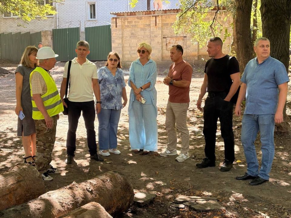Депутаты муниципального совета в составе мониторинговой группы по благоустройству в рамках федерального проекта «Формирование комфортной городской среды» Депутаты муниципального совета в составе мониторинговой группы по благоустройству в рамках федерального проекта «Формирование комфортной городской среды»