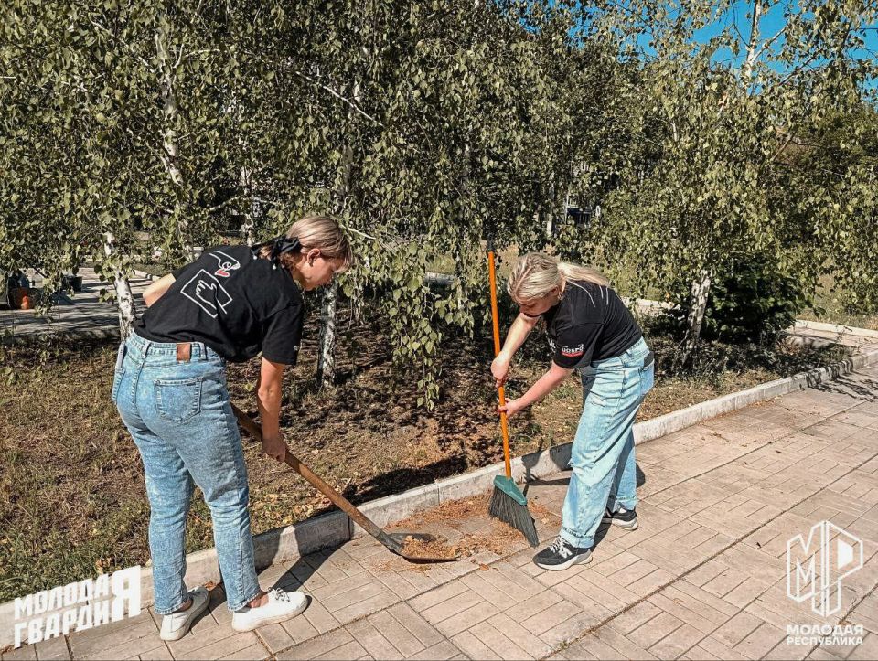 Александр Подгорный: В Советском районе провели акцию «Чистый обелиск»! Александр Подгорный: В Советском районе провели акцию «Чистый обелиск»!