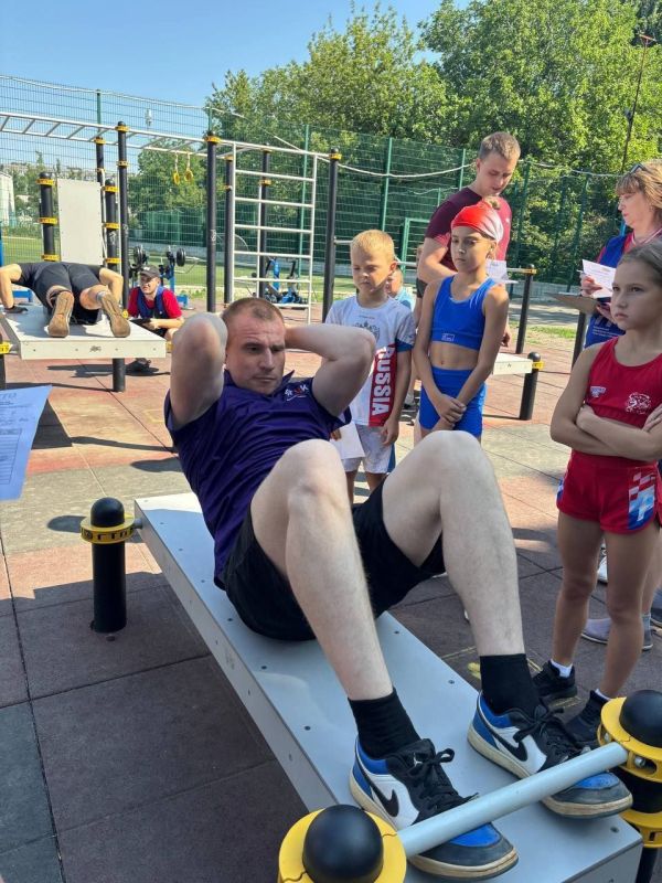 12 работников Макеевкокса сдали нормативы ГТО 12 работников Макеевкокса сдали нормативы ГТО
