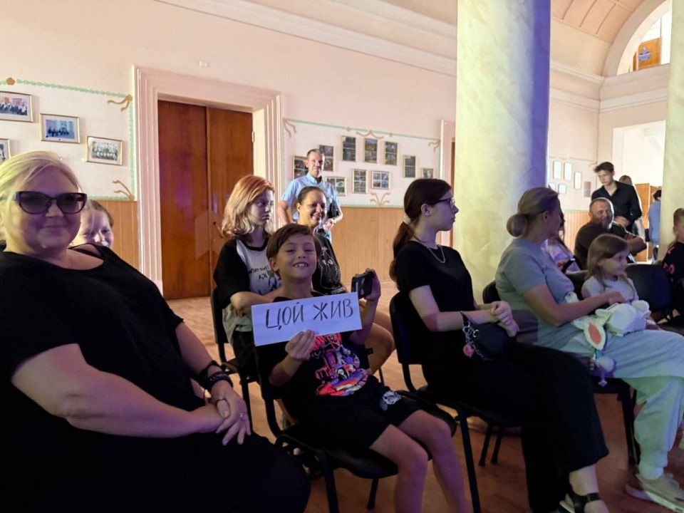 Вечер памяти Виктора Цоя в ДК им. Т.Г. Шевченко Вечер памяти Виктора Цоя в ДК им. Т.Г. Шевченко