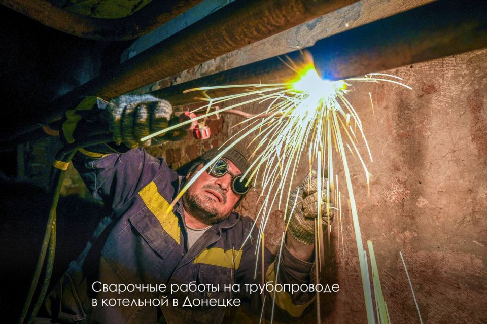 Мэр Москвы Сергей Собянин сообщил об отправке ещё 50 аварийно-восстановительных бригад в Донецк: Мэр Москвы Сергей Собянин сообщил об отправке ещё 50 аварийно-восстановительных бригад в Донецк: