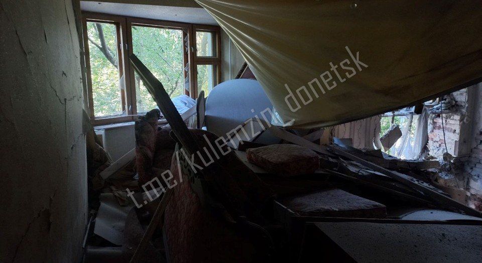 Последствия вечернего обстрела Киевского района Последствия вечернего обстрела Киевского района