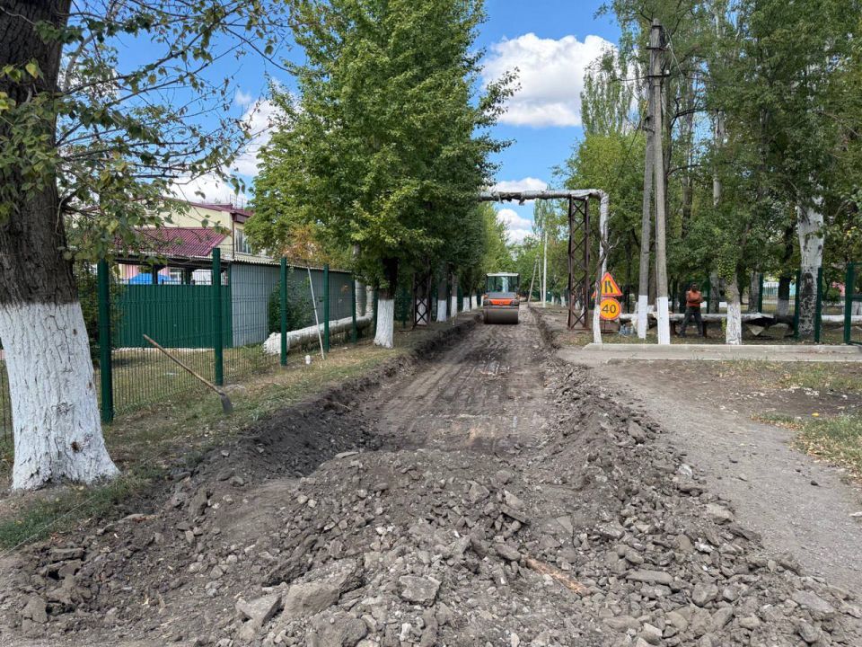 Александр Шатов: О ремонте дорог. Совместно с представителями рабочей группы Сахалинской области был проинспектирован ход работ по фрезерованию старого дорожного покрытия ул. Суворова от пересечения ул. Крупской до пер Александр Шатов: О ремонте дорог. Совместно с представителями рабочей группы Сахалинской области был проинспектирован ход работ по фрезерованию старого дорожного покрытия ул. Суворова от пересечения ул. Крупской до пер
