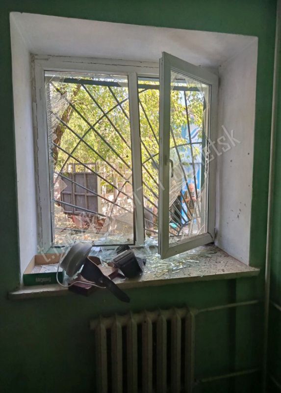 Погибла бабушка, ещё четверо человек пострадали при обстреле Донецка Погибла бабушка, ещё четверо человек пострадали при обстреле Донецка