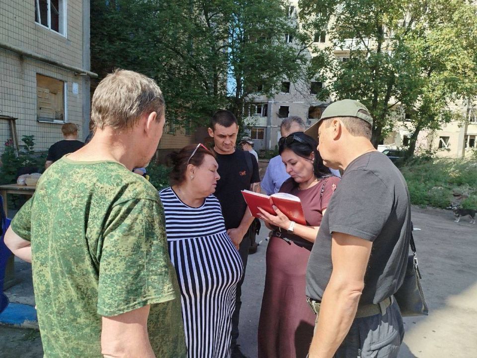 Константин Зинченко: Глава ДНР Денис Пушилин неоднократно подчеркивал важность общения с населением, следуя этому примеру встретился с жителями г. Угледар Константин Зинченко: Глава ДНР Денис Пушилин неоднократно подчеркивал важность общения с населением, следуя этому примеру встретился с жителями г. Угледар