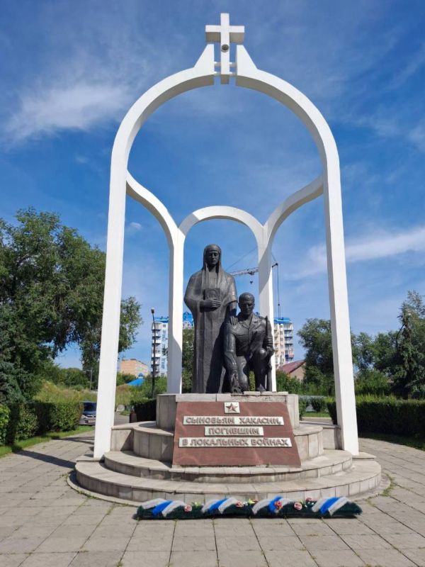 // «В совместной деятельности радует наличие единомышленников, которые поддерживают вас на каждом шагу!» // «В совместной деятельности радует наличие единомышленников, которые поддерживают вас на каждом шагу!»