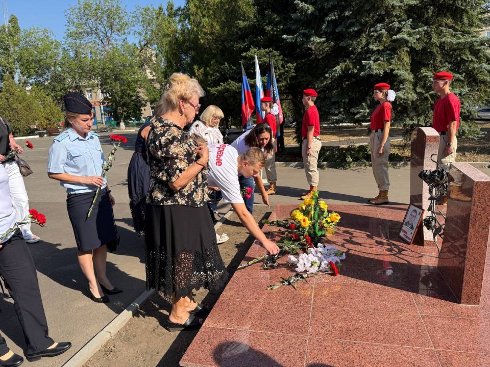 В Кировском прошла памятная встреча к 11-й годовщине первого обстрела города В Кировском прошла памятная встреча к 11-й годовщине первого обстрела города