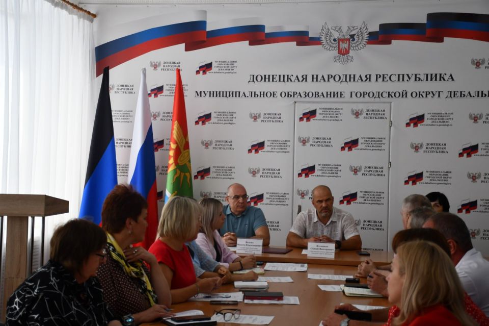 Сергей Желновач: Провел заседание муниципального штаба по вопросу здравоохранения на территории муниципального образования городского округа Дебальцево с руководителями медицинских учреждений и представителями структурных... Сергей Желновач: Провел заседание муниципального штаба по вопросу здравоохранения на территории муниципального образования городского округа Дебальцево с руководителями медицинских учреждений и представителями структурных...