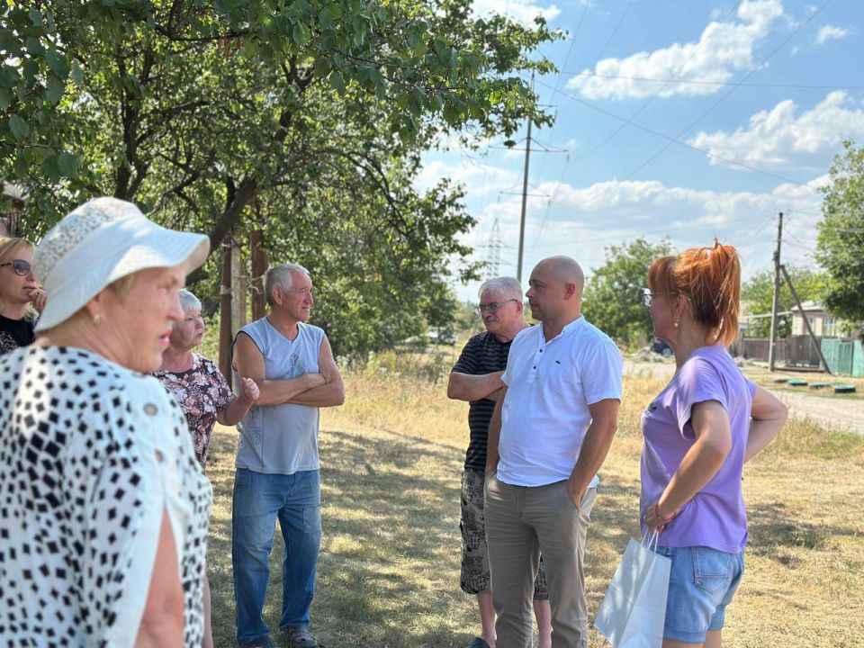 Денис Зубов: Встреча первого заместителям главы Иловайска с населением Денис Зубов: Встреча первого заместителям главы Иловайска с населением