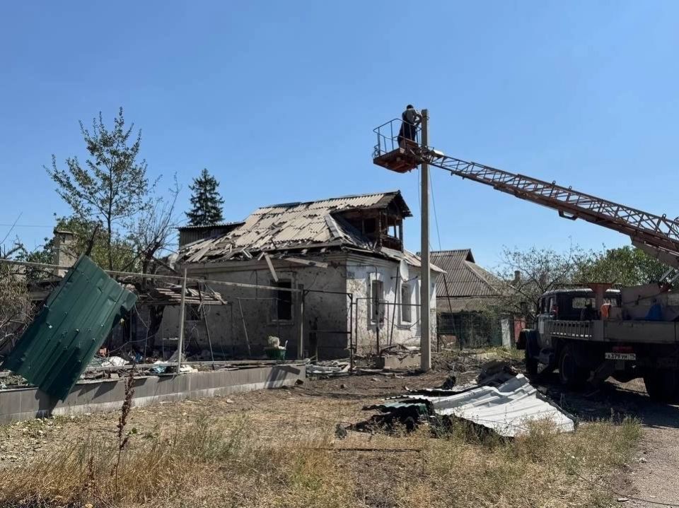 Атаковали жилые дома беспилотниками: при ночном обстреле ВСУ в Ленинском районе Донецка есть пострадавшие и погибшие Атаковали жилые дома беспилотниками: при ночном обстреле ВСУ в Ленинском районе Донецка есть пострадавшие и погибшие