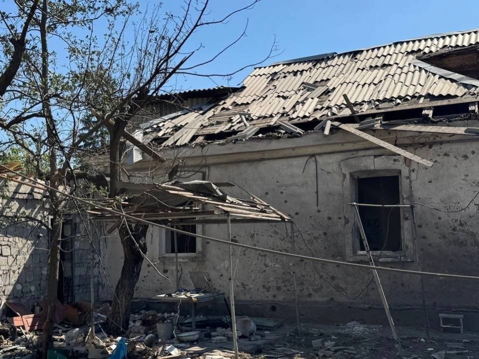 Атаковали жилые дома беспилотниками: при ночном обстреле ВСУ в Ленинском районе Донецка есть пострадавшие и погибшие Атаковали жилые дома беспилотниками: при ночном обстреле ВСУ в Ленинском районе Донецка есть пострадавшие и погибшие