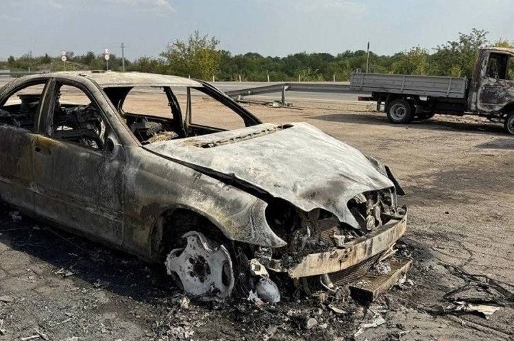 Сгоревшие автомобили, админздание и заправочные колонки: ВСУ атаковали АЗС в Енакиево Сгоревшие автомобили, админздание и заправочные колонки: ВСУ атаковали АЗС в Енакиево