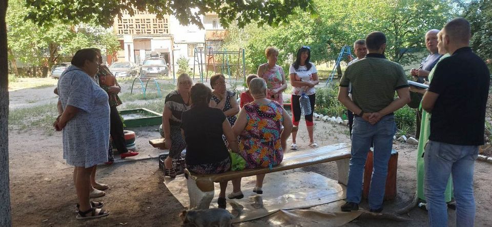 Юрий Атаманов: СХОД ГРАЖДАН. Провёл сегодня сход граждан по ул. Малахова совместно с первым заместителем руководителя Управы Ленинского внутригородского района Александром Банахом и начальником участка по обслуживанию МКД... Юрий Атаманов: СХОД ГРАЖДАН. Провёл сегодня сход граждан по ул. Малахова совместно с первым заместителем руководителя Управы Ленинского внутригородского района Александром Банахом и начальником участка по обслуживанию МКД...