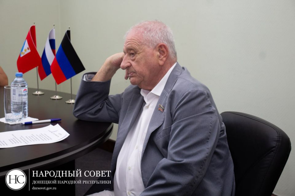 Константин Кузьмин: Вместе с заместителем Председателя Народного Совета ДНР Андреем Крамаром и депутатами фракции ЛДПР провели встречу с делегацией Севастопольского городского отделения ЛДПР Константин Кузьмин: Вместе с заместителем Председателя Народного Совета ДНР Андреем Крамаром и депутатами фракции ЛДПР провели встречу с делегацией Севастопольского городского отделения ЛДПР