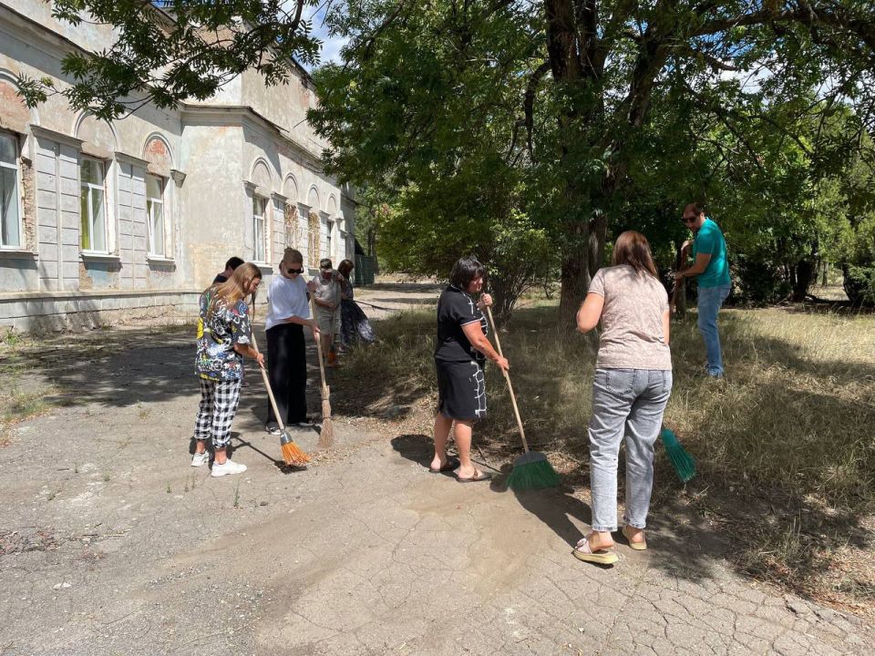 Александр Качанов: Общегородской субботник. 16 августа, в городе Докучаевске прошел общегородской субботник Александр Качанов: Общегородской субботник. 16 августа, в городе Докучаевске прошел общегородской субботник