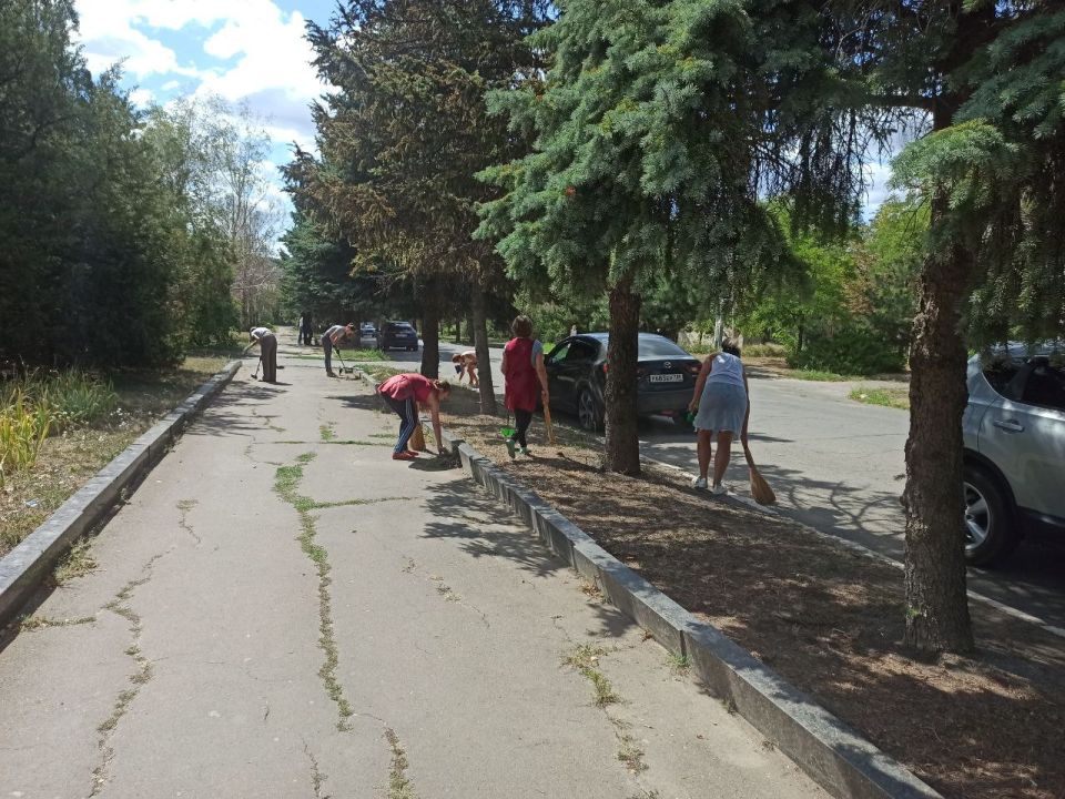 Александр Качанов: Общегородской субботник. 16 августа, в городе Докучаевске прошел общегородской субботник Александр Качанов: Общегородской субботник. 16 августа, в городе Докучаевске прошел общегородской субботник