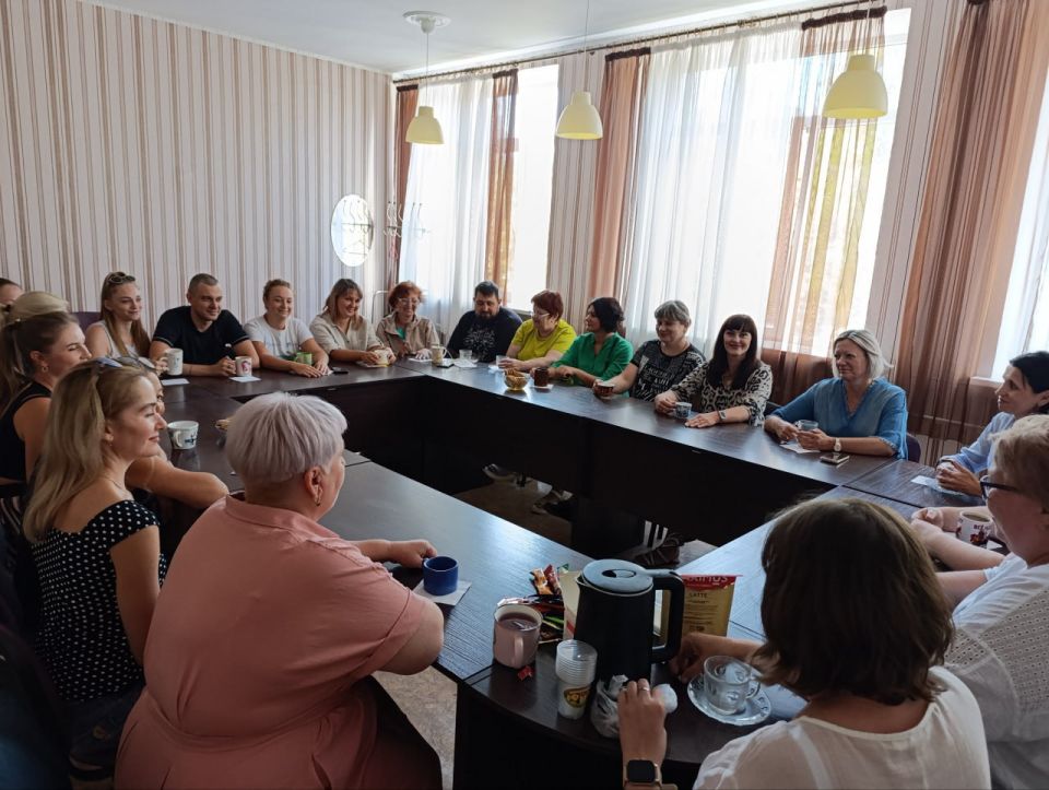 Роман Конев: В Центрально-Городском районе Горловки продолжается акция «Добрые соседи» Роман Конев: В Центрально-Городском районе Горловки продолжается акция «Добрые соседи»
