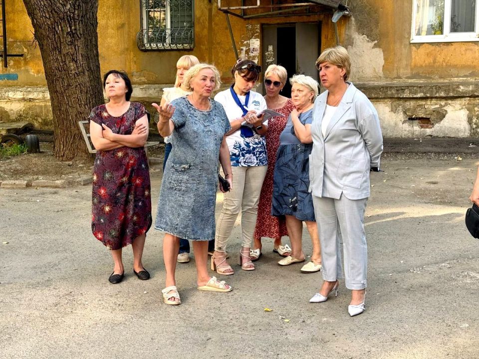 Елена Рязанцева: Сегодня в рамках поручения Главы Донецкой Народной Республики Дениса Пушилина состоялась рабочая встреча с жителями улицы Большая Магистральная Елена Рязанцева: Сегодня в рамках поручения Главы Донецкой Народной Республики Дениса Пушилина состоялась рабочая встреча с жителями улицы Большая Магистральная