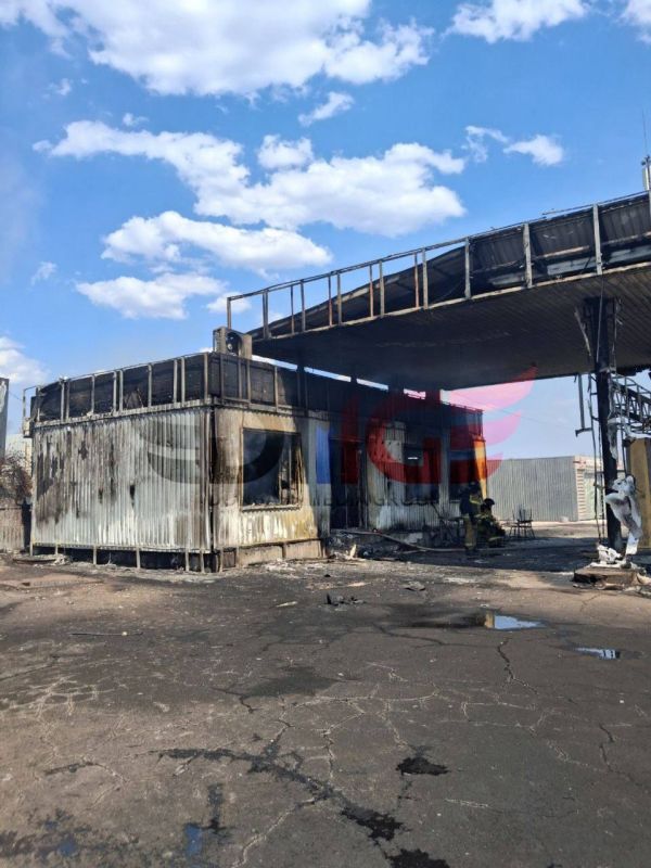 Последствия атаки дрона микрорайоне Фильтровальная в Енакиево Последствия атаки дрона микрорайоне Фильтровальная в Енакиево