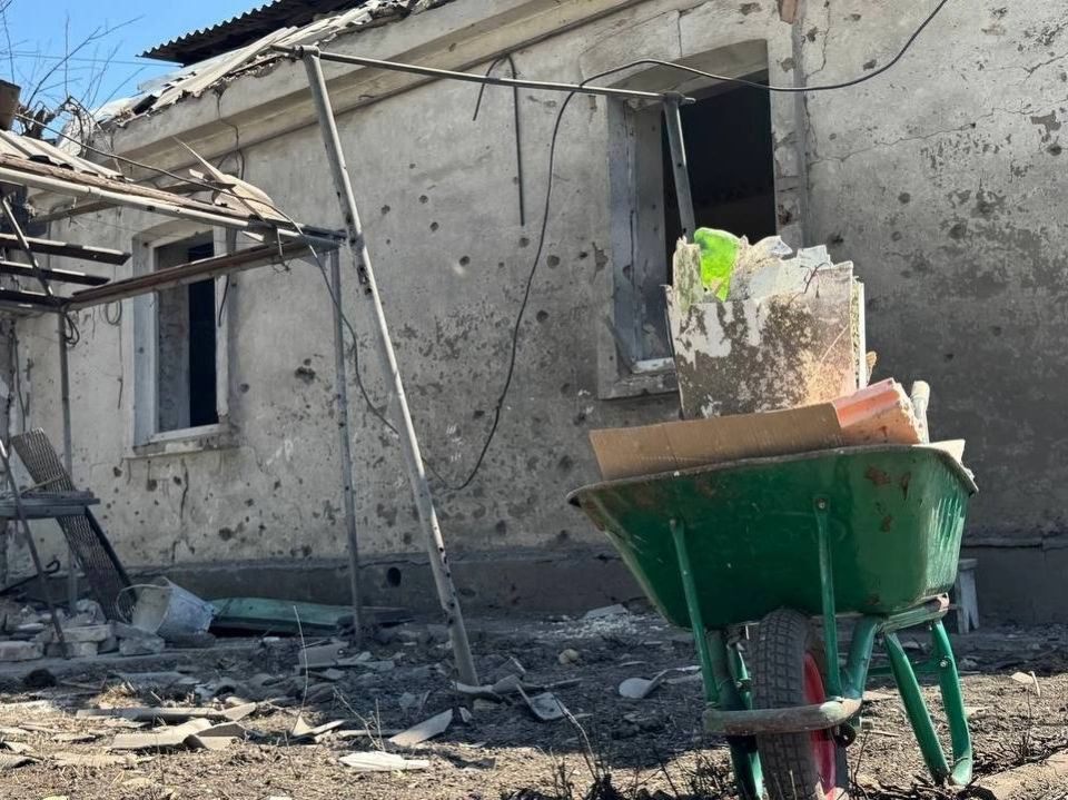 Атаковали жилые дома беспилотниками: при ночном обстреле ВСУ в Ленинском районе Донецка есть пострадавшие и погибшие Атаковали жилые дома беспилотниками: при ночном обстреле ВСУ в Ленинском районе Донецка есть пострадавшие и погибшие