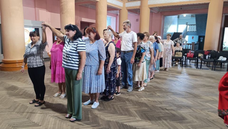 Всероссийский фестиваль «Хороводы России» и акция «Хоровод Великой Победы» объединили жителей Донецкой Народной Республики в городе Торез Всероссийский фестиваль «Хороводы России» и акция «Хоровод Великой Победы» объединили жителей Донецкой Народной Республики в городе Торез