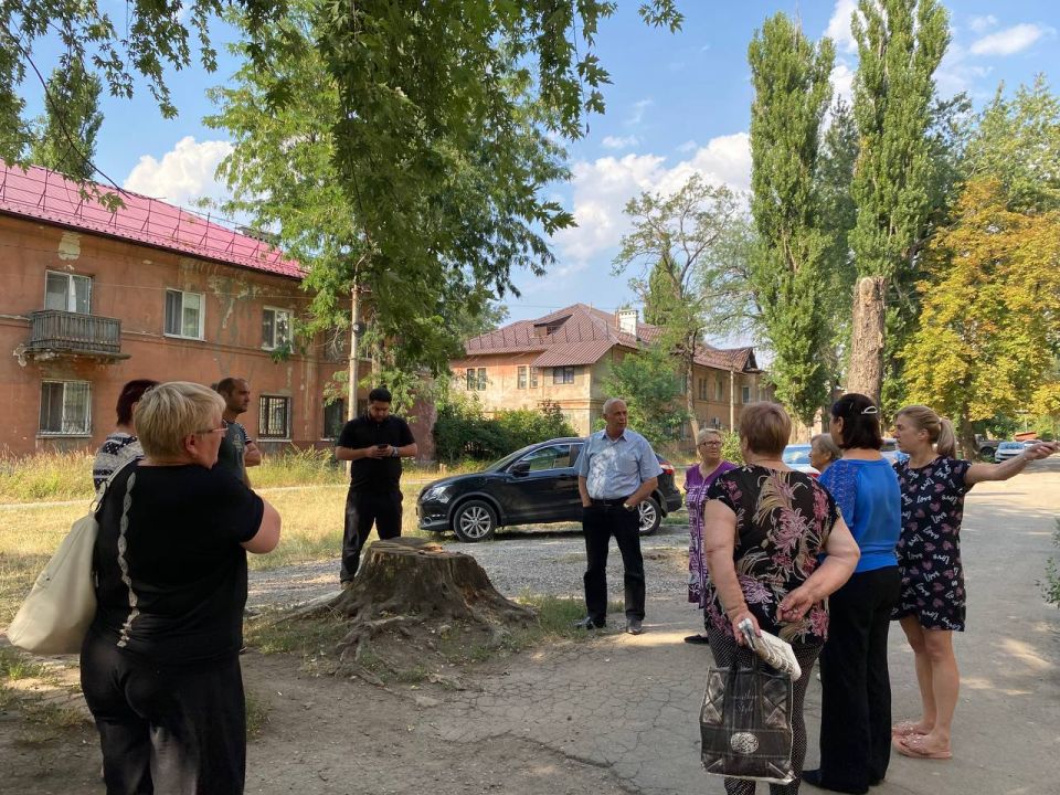 Сегодня заместитель главы Администрации муниципального образования Владимир Панченко провел встречу с жителями по адресу пер Сегодня заместитель главы Администрации муниципального образования Владимир Панченко провел встречу с жителями по адресу пер