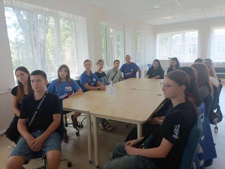 18 августа в рамках партийного проекта Всероссийской политической партии «ЕДИНАЯ РОССИЯ» «Цифровая Россия» в школе ИТ- класса на базе Харцызской центральной модельной библиотеки было проведено занятие, направленное на ... 18 августа в рамках партийного проекта Всероссийской политической партии «ЕДИНАЯ РОССИЯ» «Цифровая Россия» в школе ИТ- класса на базе Харцызской центральной модельной библиотеки было проведено занятие, направленное на ...