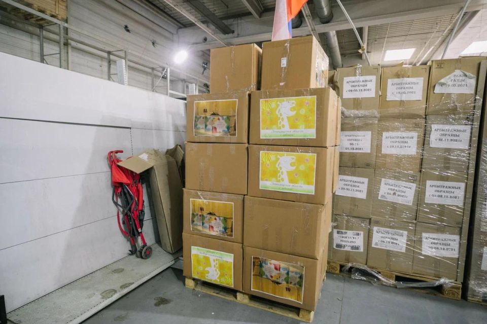 Подарки для новорожденных Енакиево доставили из Ленобласти Подарки для новорожденных Енакиево доставили из Ленобласти