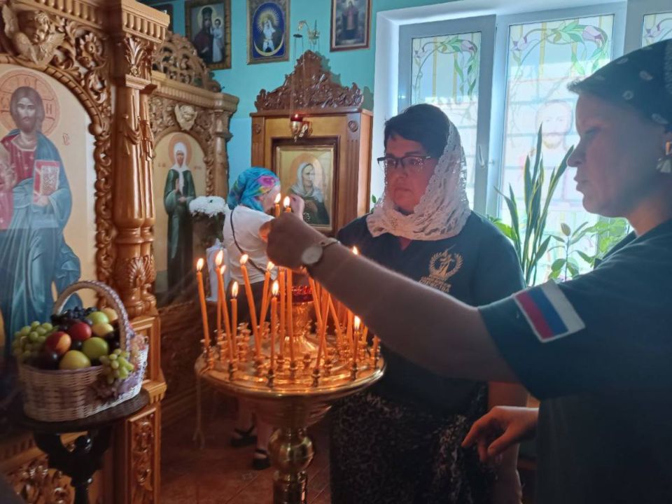Поздравляем со светлым летним праздником — Яблочным Спасом и Преображением Господним! Поздравляем со светлым летним праздником — Яблочным Спасом и Преображением Господним!