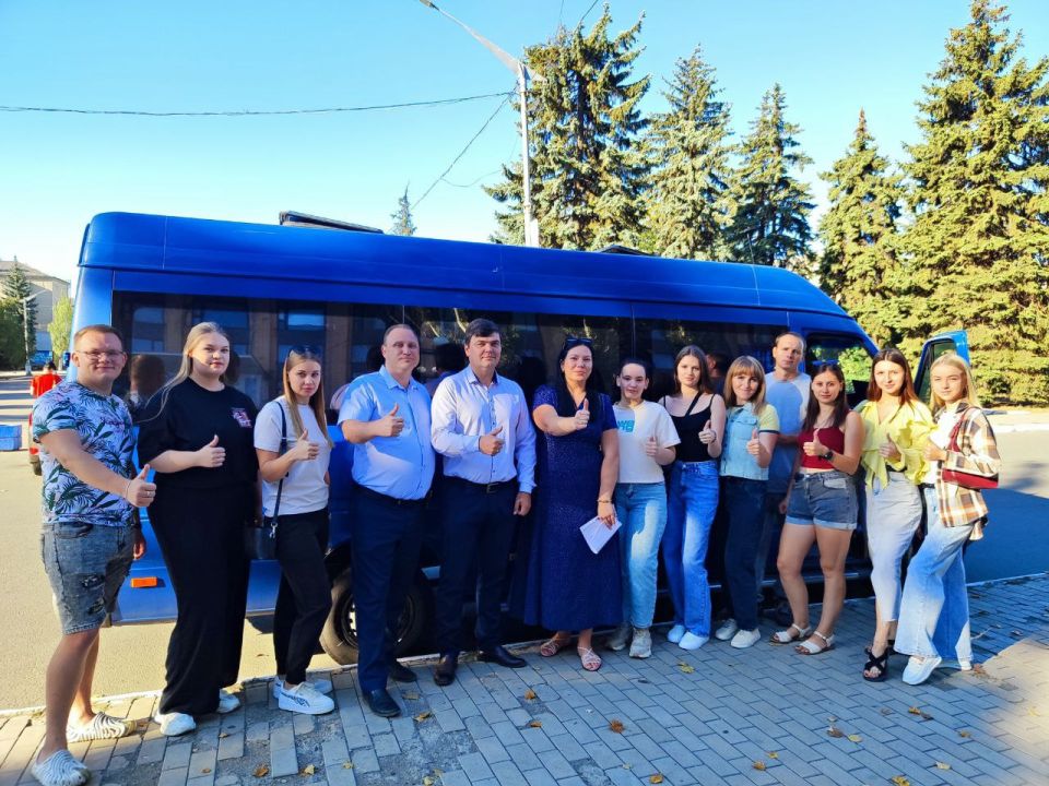 Делегация города Тореза на Форуме молодежи Донбасса! Делегация города Тореза на Форуме молодежи Донбасса!