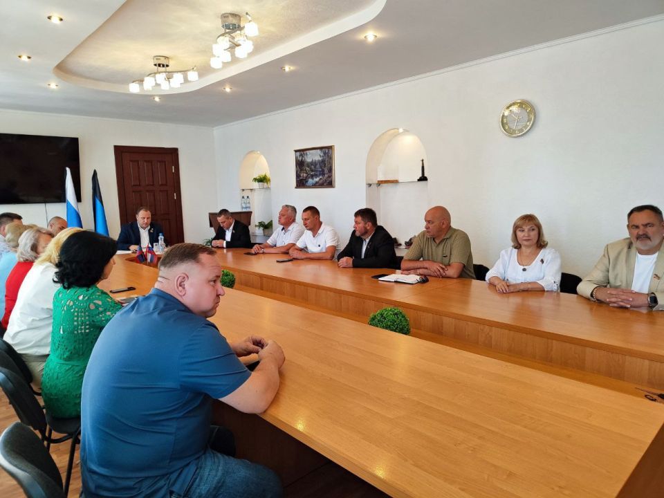 19 августа 2025 года состоялось внеочередное заседание Торезского городского совета Донецкой Народной Республики первого созыва 19 августа 2025 года состоялось внеочередное заседание Торезского городского совета Донецкой Народной Республики первого созыва