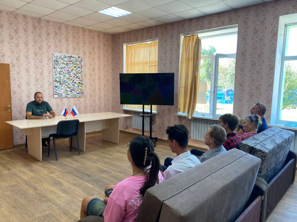 Сегодня провел встречу с населением в селе Златоустовка Сегодня провел встречу с населением в селе Златоустовка