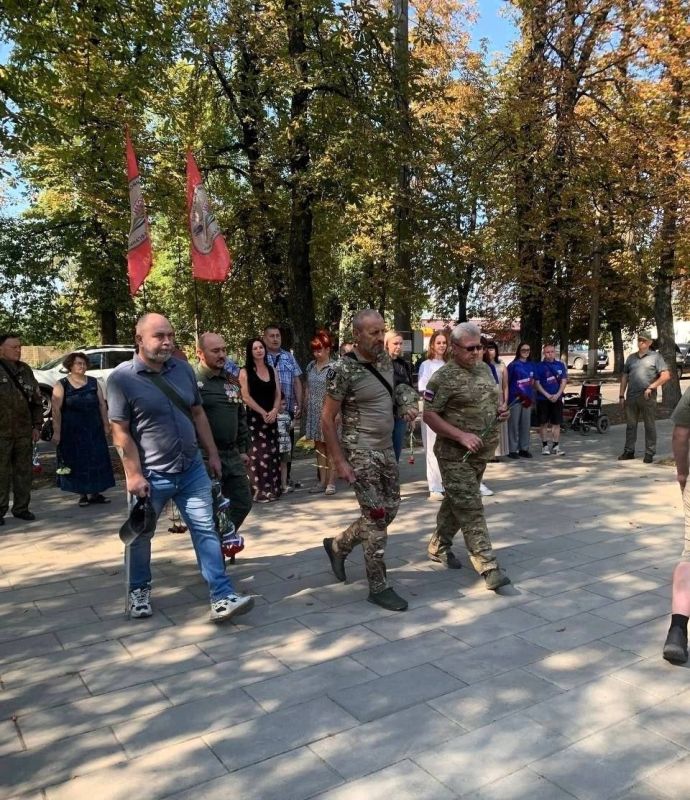 Дата, окутанная печалью: в Харцызске вспоминают варварский удар ВСУ по городу 17 августа 2014 года Дата, окутанная печалью: в Харцызске вспоминают варварский удар ВСУ по городу 17 августа 2014 года